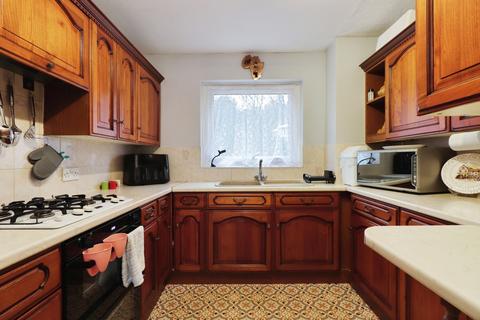 2 bedroom flat for sale, Corbar Road, Buxton, Derbyshire, SK17