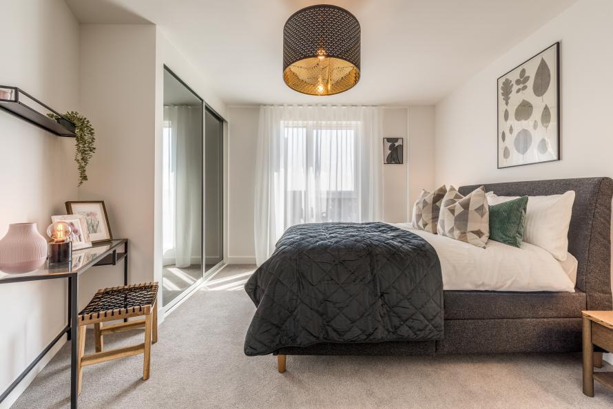 Kew Bridge Rise - Studio - Starling