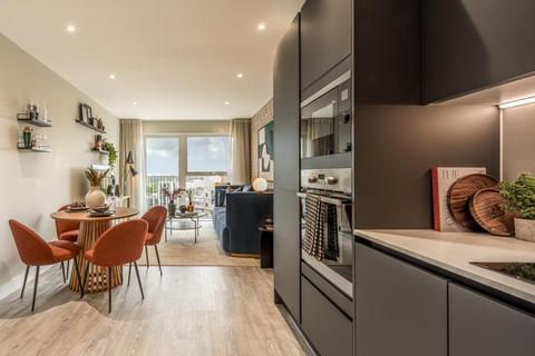 1 bedroom apartment for sale, at Kew Bridge Rise, Brentford TW8