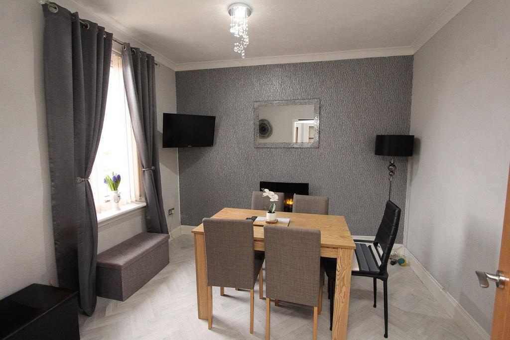 Dining Room/ 3rd Bedroom