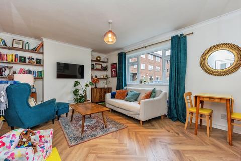 2 bedroom flat for sale, Woodlawn Court, Whalley Range, Manchester, M16