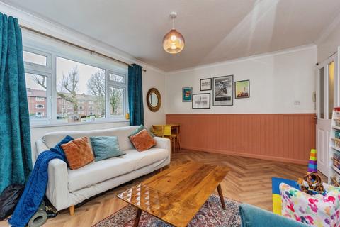2 bedroom flat for sale, Woodlawn Court, Whalley Range, Manchester, M16