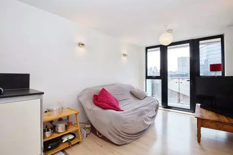 2 bedroom flat for sale - Prikaz 2