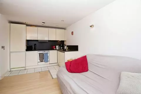 2 bedroom flat for sale - Prikaz 4