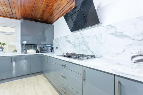 6 bedroom semi-detached house for sale, Carnaby Street, Manchester, Greater Manchester, M9