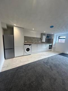 2 bedroom flat to rent, Belgrave Crescent, Eccles