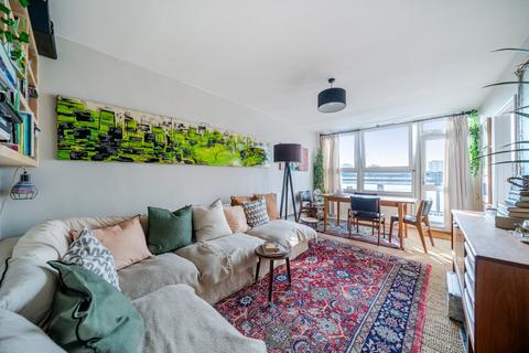 2 bedroom flat for sale, Rosenau Road, London, SW11