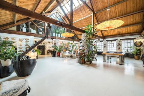 4 bedroom flat for sale, Morrish Road, London SW2