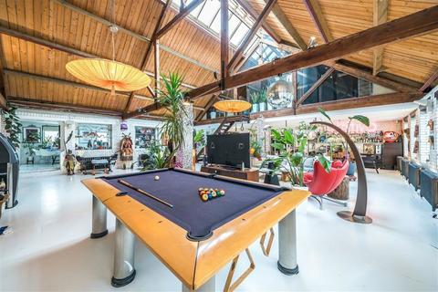4 bedroom flat for sale, Morrish Road, London SW2