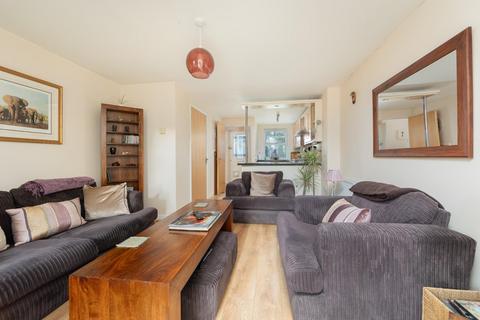 3 bedroom house to rent, Stone Close, Corsham SN13