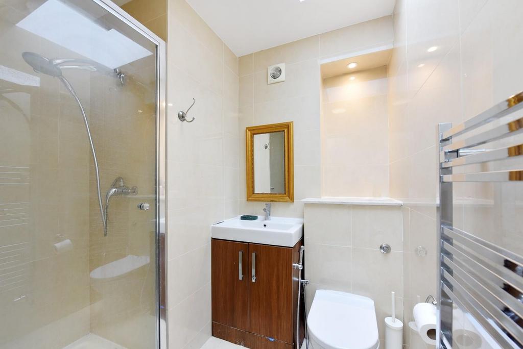 Flat 18 @ 35 George Street (13).JPG