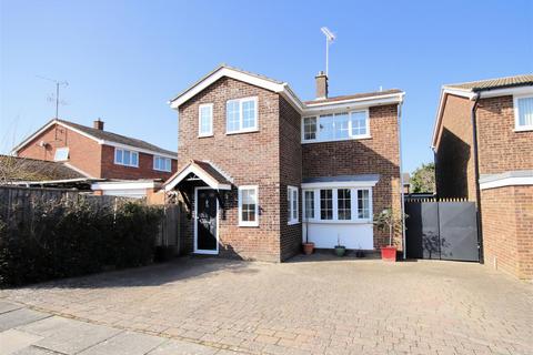 undefined, Garrett Close, Dunstable