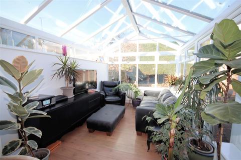undefined, Garrett Close, Dunstable
