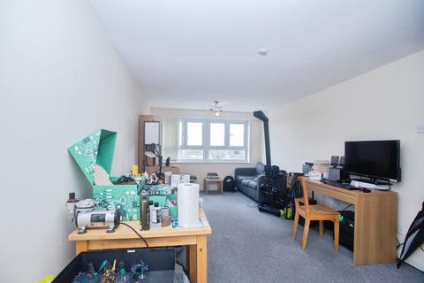 2 bedroom flat for sale, Highclere Avenue, Salford, Greater Manchester, M7