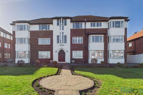 2 bedroom apartment for sale, Kings Court, 196 Clifton Drive South, Lytham St. Annes, FY8
