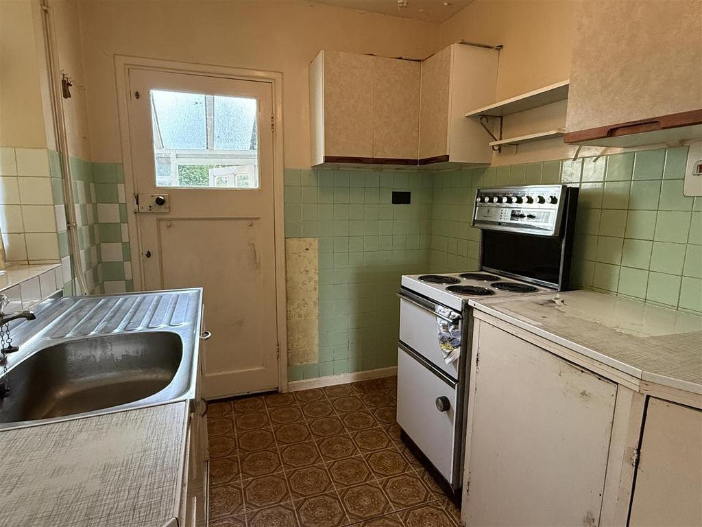 Kitchen1.jpg