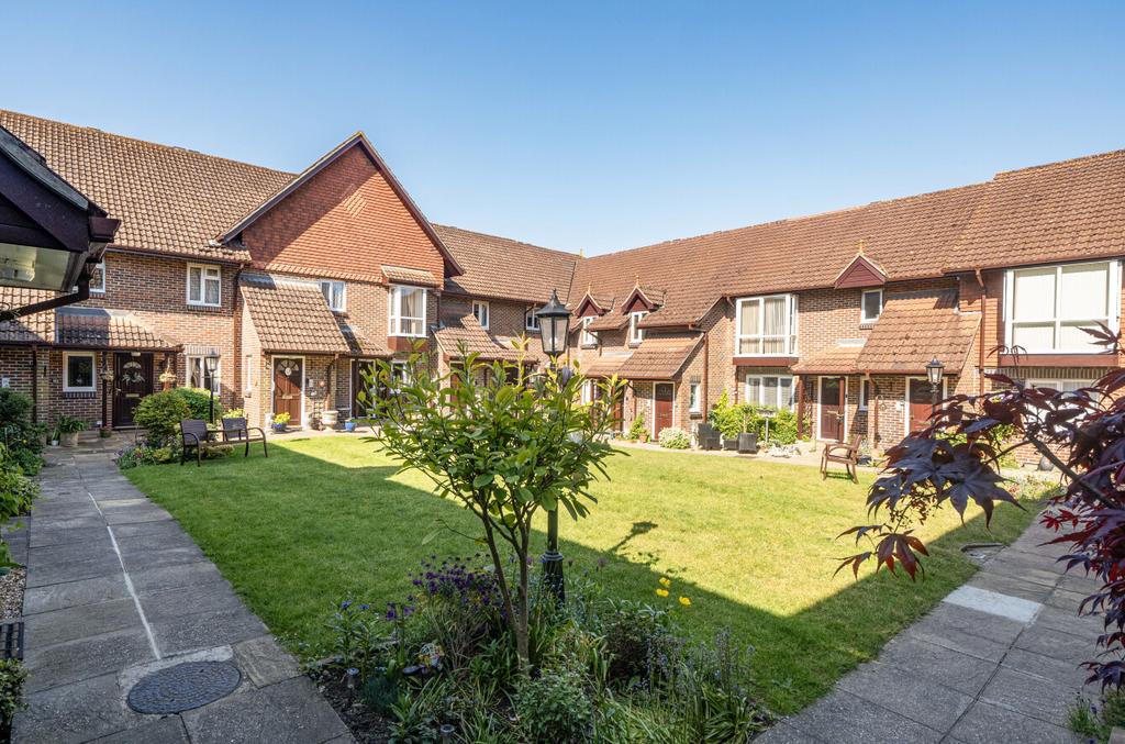 House in Eastleigh, West End - View 2