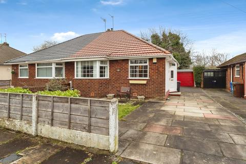 2 bedroom bungalow for sale, Ashbrook Close, Denton, Manchester, Greater Manchester, M34