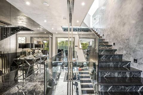 5 bedroom detached house to rent, Waggon Road, Barnet