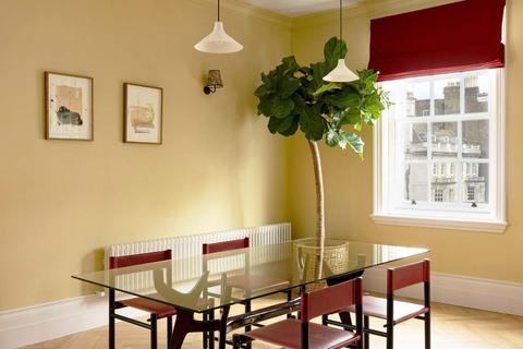 2 bedroom property to rent, Harley Street