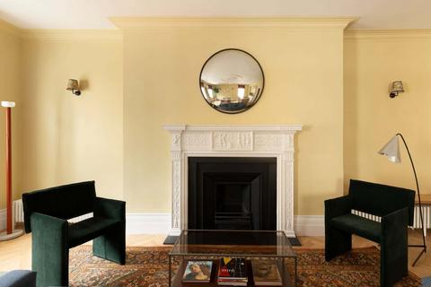 2 bedroom property to rent, Harley Street