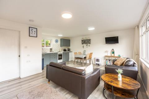 2 bedroom chalet for sale, Summercliffe, Caswell
