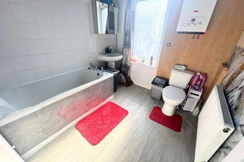 2 bedroom property for sale, Conway Place, Leeds, LS8