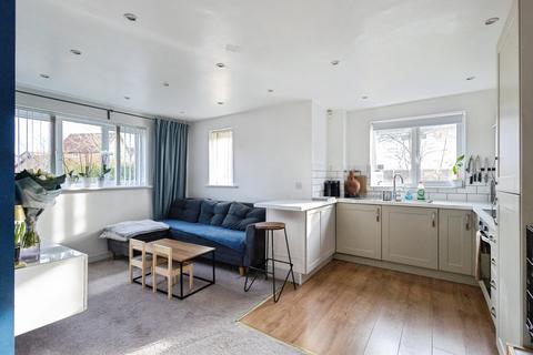 2 bedroom flat for sale, Downes Way, Manchester, Greater Manchester, M22