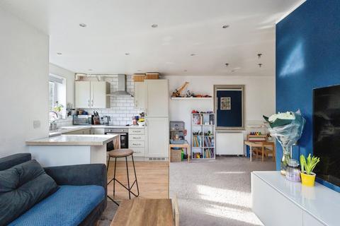 2 bedroom flat for sale, Downes Way, Manchester, Greater Manchester, M22