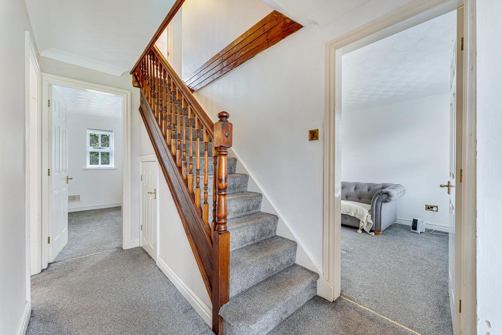 28 KINGSBURY CLOSE-9.jpg