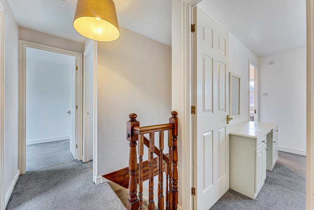 28 KINGSBURY CLOSE-26.jpg
