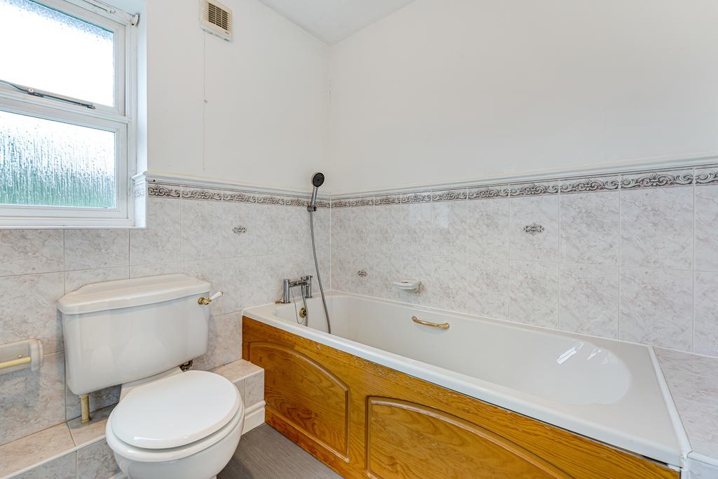 28 KINGSBURY CLOSE-20.jpg