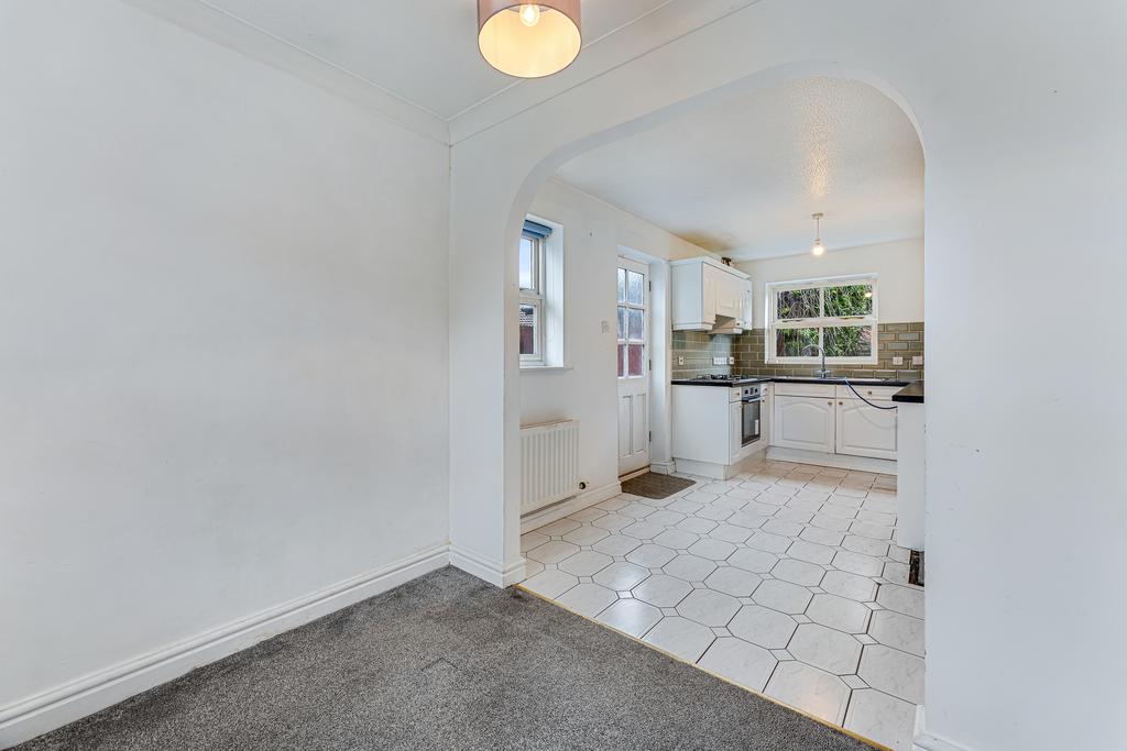 28 KINGSBURY CLOSE-12.jpg