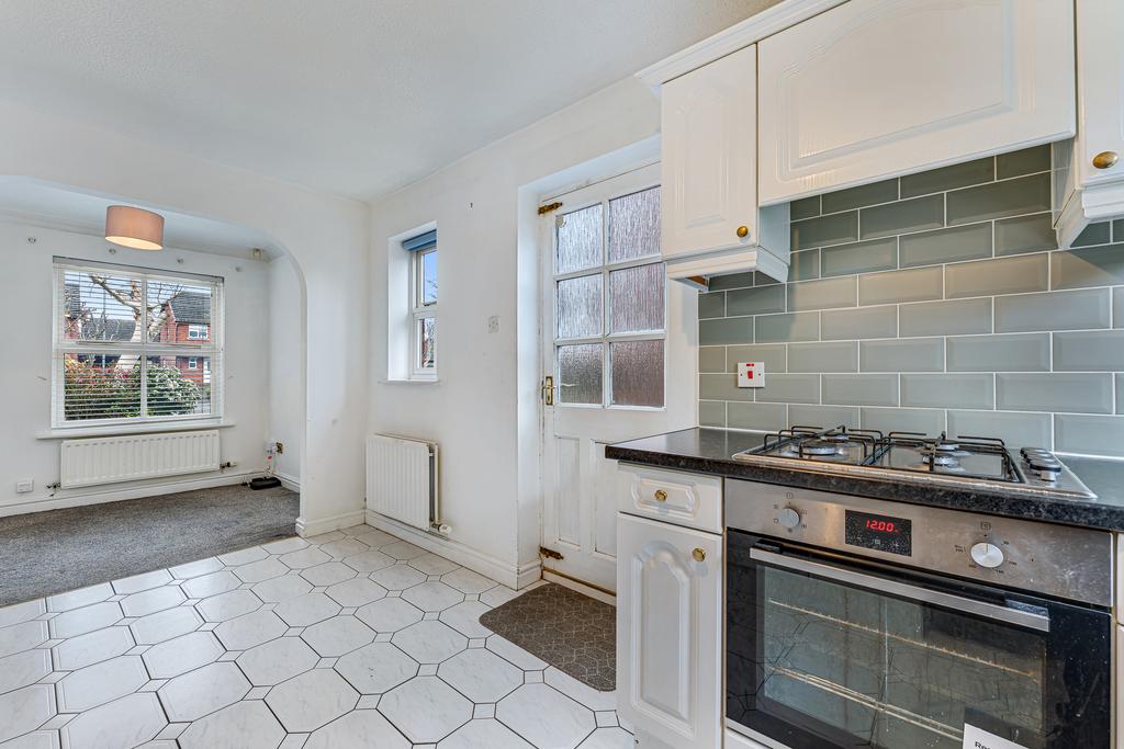 28 KINGSBURY CLOSE-15.jpg