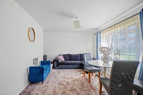 2 bedroom flat for sale, Sunderland Close, Rochester
