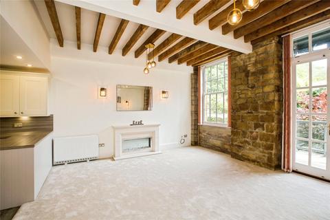 2 bedroom flat for sale, Beestonley Lane, Barkisland, Halifax, West Yorkshire, HX4