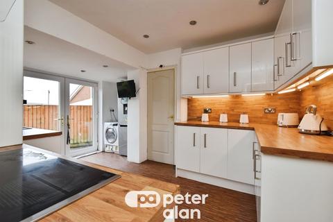undefined, Salisbury Close, Heolgerrig, Merthyr Tydfil