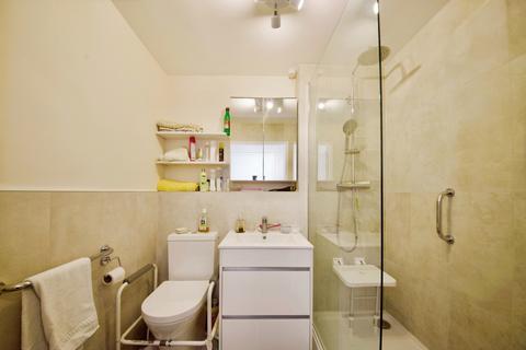 1 bedroom flat for sale, Friern Park, London, N12
