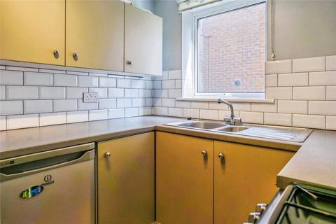 1 bedroom terraced house to rent, Beaconsfield Way, Reading RG6