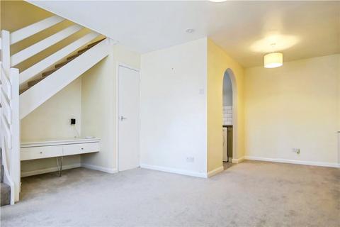 1 bedroom terraced house to rent, Beaconsfield Way, Reading RG6