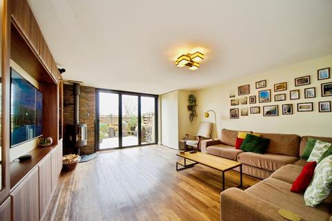 3 bedroom terraced house for sale, Crocus Field, Barnet, EN5