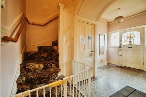 4 bedroom semi-detached house for sale, Clifton Avenue, London, N3
