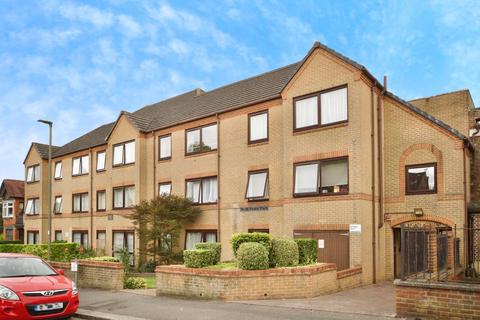 2 bedroom flat for sale, Friern Park, London, N12