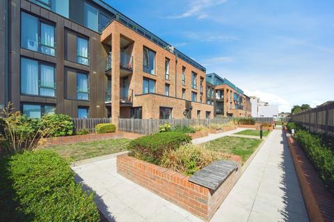 1 bedroom flat for sale, High Road, London, N12