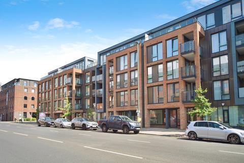 High Road, London, N12