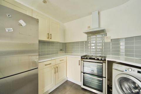 2 bedroom flat for sale, Woodside Park Road, London, N12