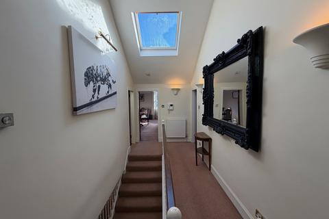 2 bedroom flat to rent, Royal Terrace, New Town, Edinburgh, EH7