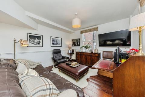 2 bedroom end of terrace house for sale, Bridge Street, Macclesfield, Cheshire, SK11