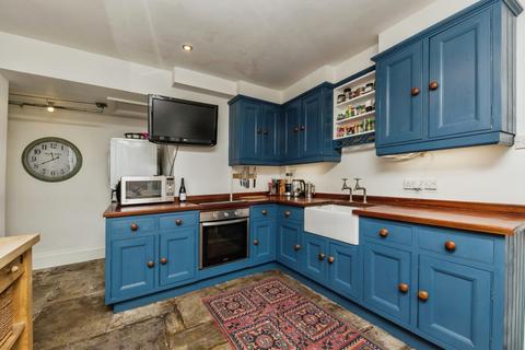 2 bedroom end of terrace house for sale, Bridge Street, Macclesfield, Cheshire, SK11