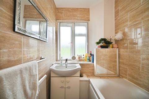 2 bedroom flat for sale, Underhill Court, Underhill, Barnet, EN5